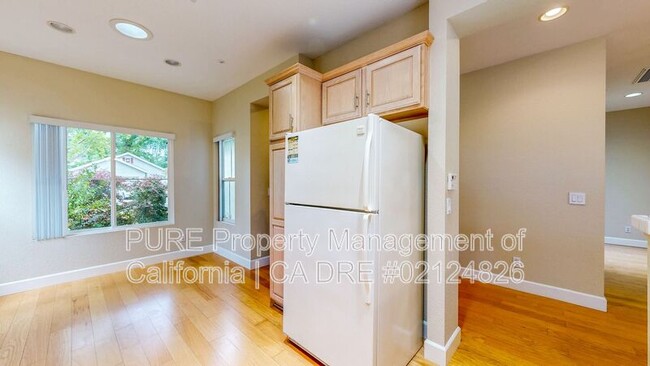 Building Photo - 121 Porterfield Creek Dr