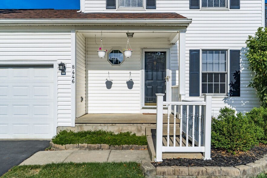 Building Photo - 8446 Olenbrook Dr