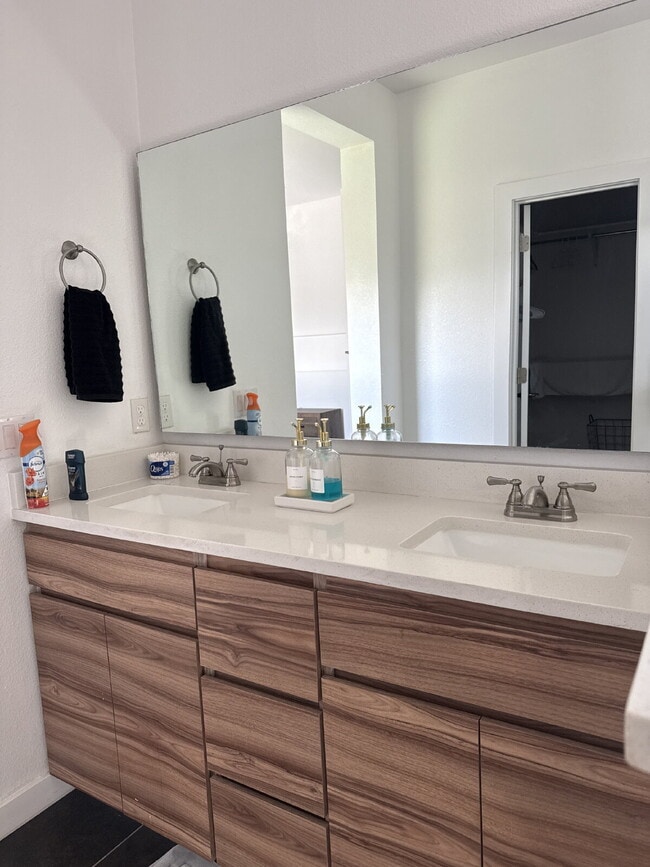 Building Photo - 13010 Terrington Ave