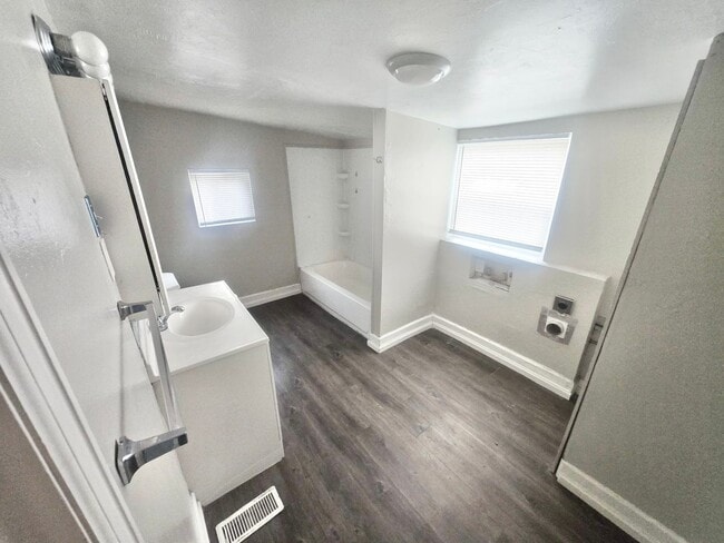 Building Photo - Charming 2-Story Home Near Riverwalk & I-25