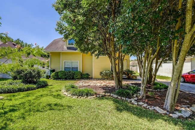 Building Photo - 1504 E 19th St