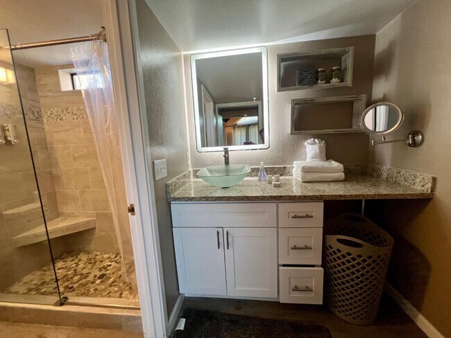 Building Photo - 497 Tahoe Keys Blvd