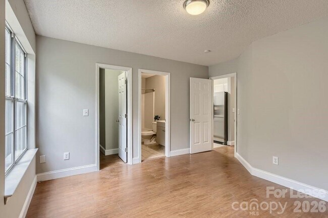 Building Photo - 431 Cedarcroft Dr