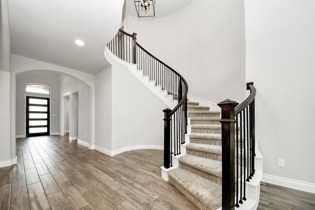 Building Photo - 28045 Woodland Bend Way