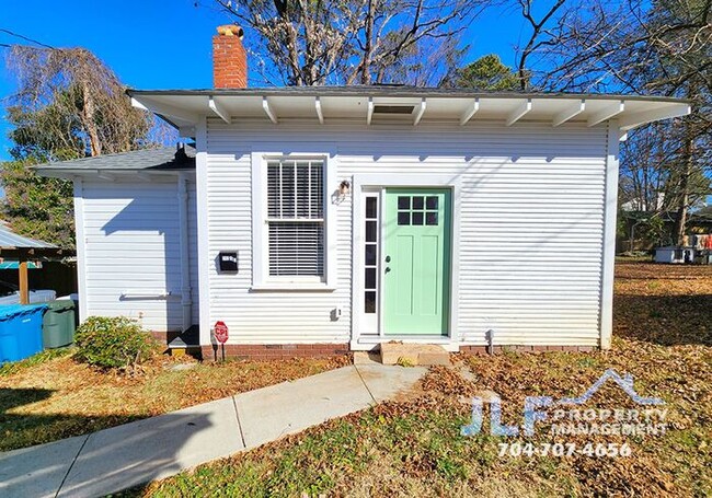 Building Photo - Cute Studio Apartment in Salisbury!