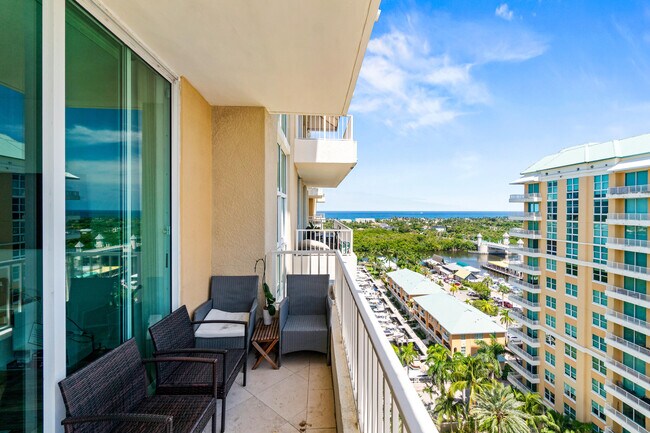 Building Photo - 700 E Boynton Beach Blvd
