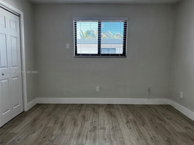 Building Photo - 1330 W 29th St