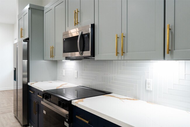 Building Photo - 5018 Dieppe St