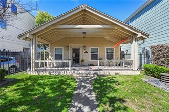 Building Photo - 1612 Vermont St