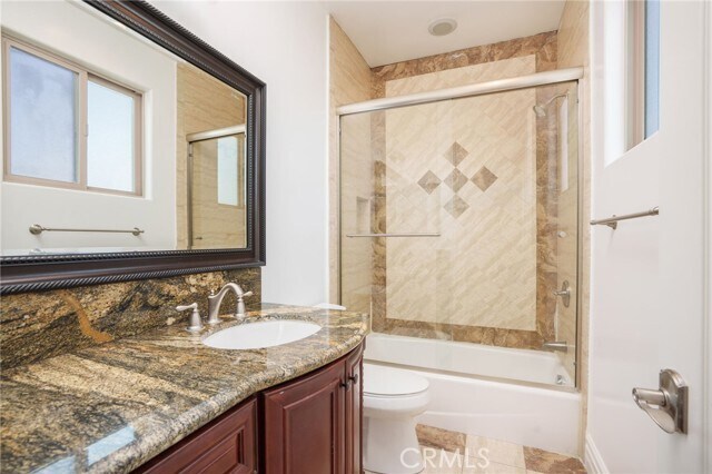 Building Photo - 2005 Robinson St