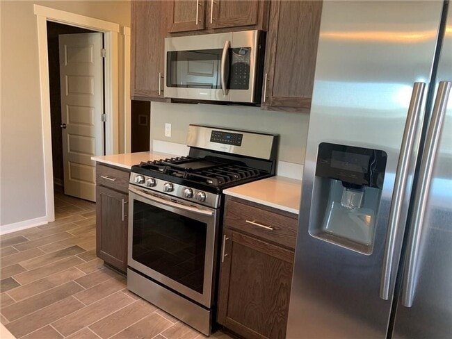 Building Photo - 608 W Weymouth