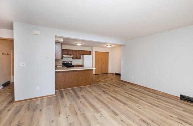 Building Photo - 605 Bakertown Dr