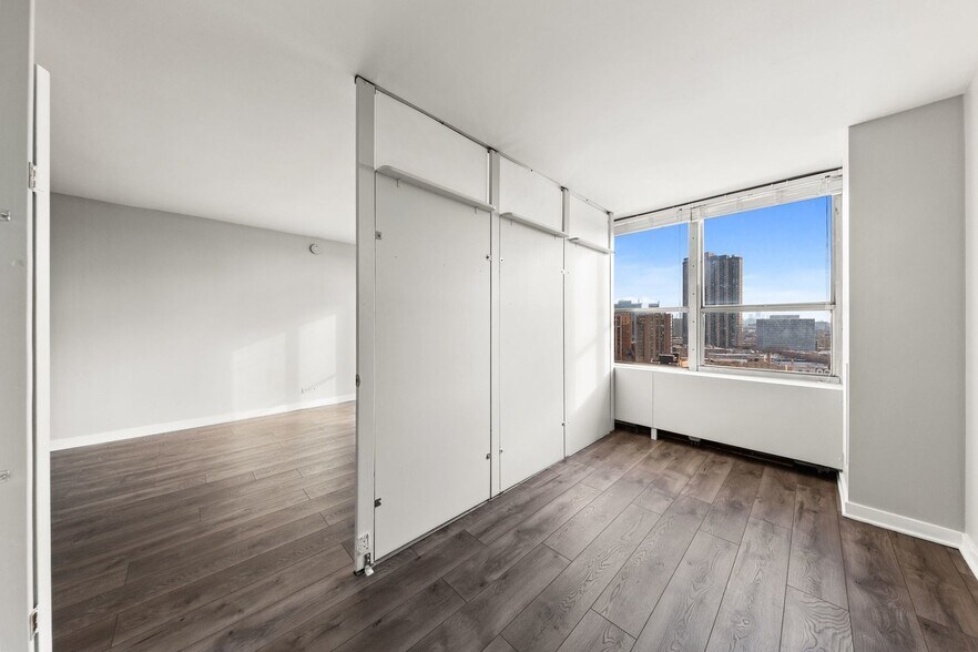 Building Photo - 655 W Irving Park Rd