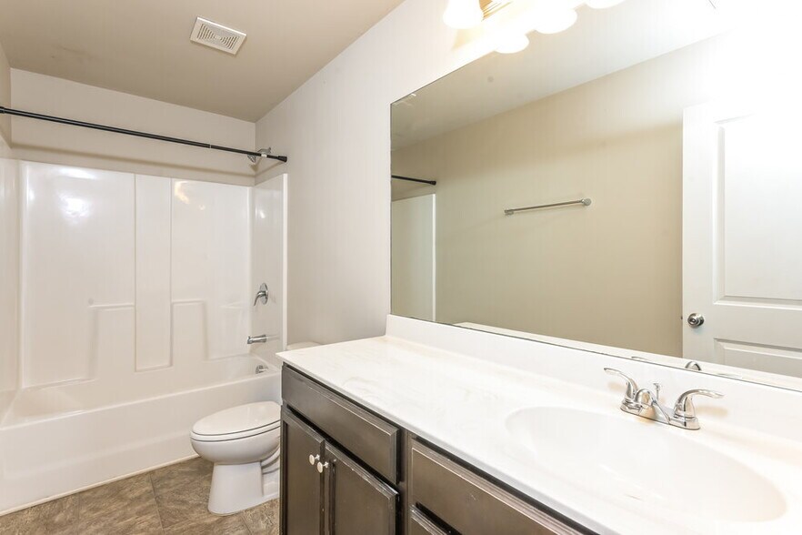 Building Photo - 133 Fern Walk