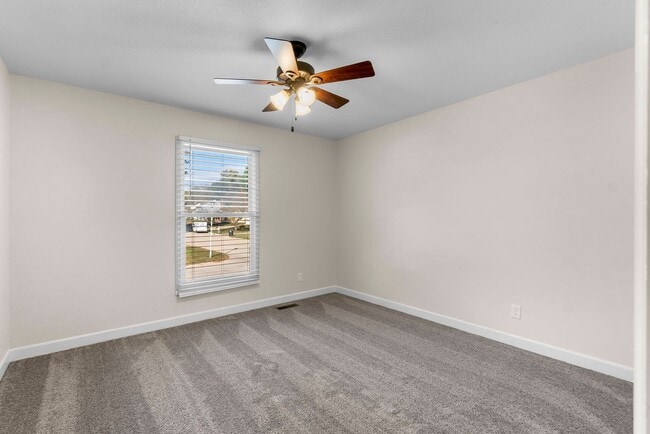 Building Photo - Spacious House in Cape Girardeau, Alma Schrader School District