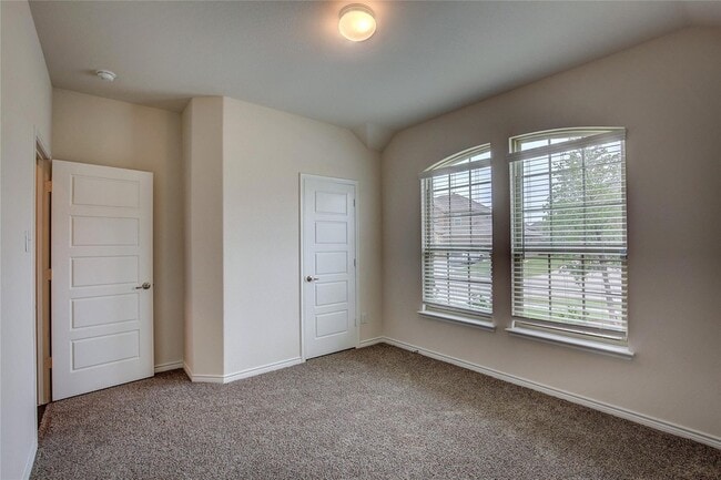Building Photo - 203 Gatecrest Dr