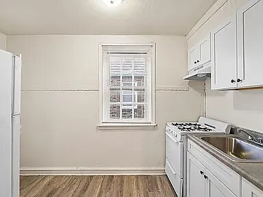 Building Photo - 5743 N Park Ave