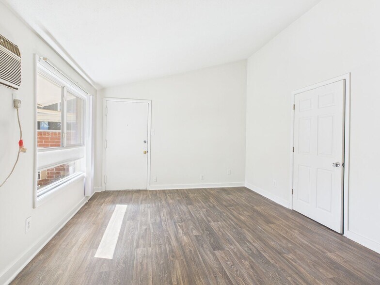 Building Photo - 3204 Midlothian Tpke