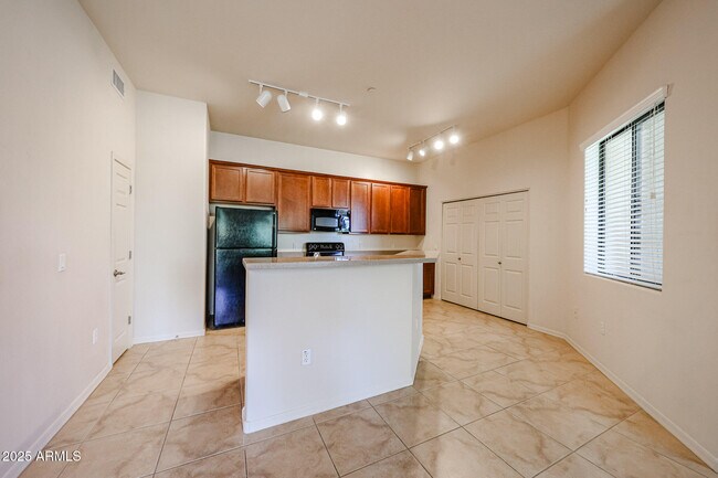 Building Photo - 3330 S Gilbert Rd