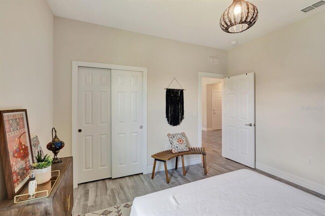 Building Photo - 3459 Current Ave