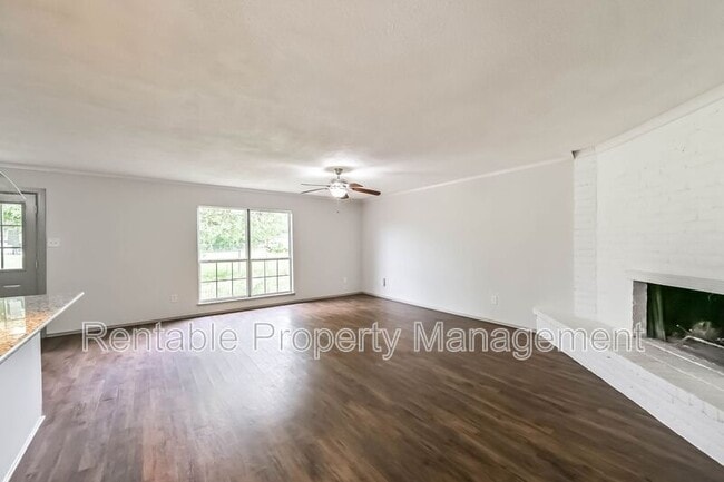 Building Photo - 14634 Dartwood Dr