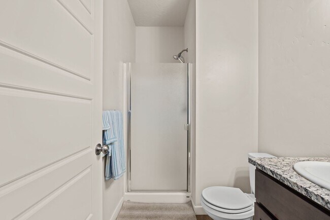 Building Photo - Beautiful Home in Garden City!