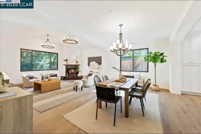 Building Photo - 132 Quinterra Ln