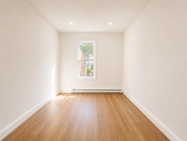 Building Photo - 428 56th St