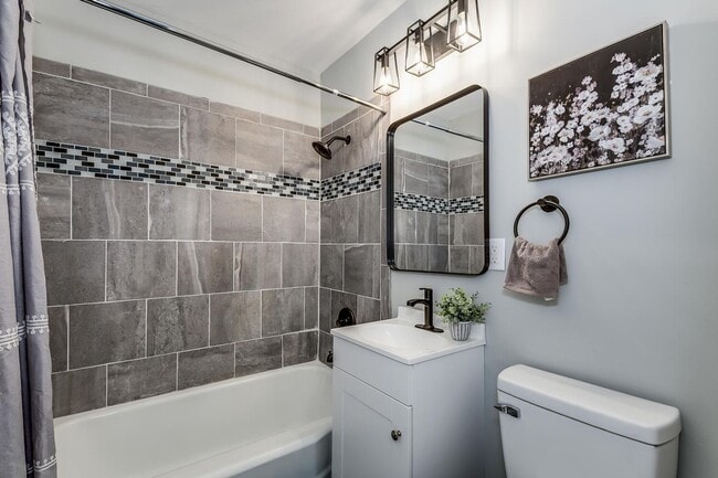 Building Photo - 3 Bedroom home in Haysville