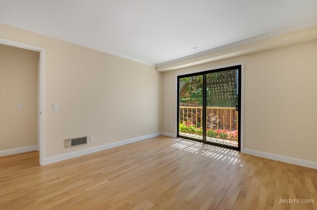 Building Photo - 383 Lombard St