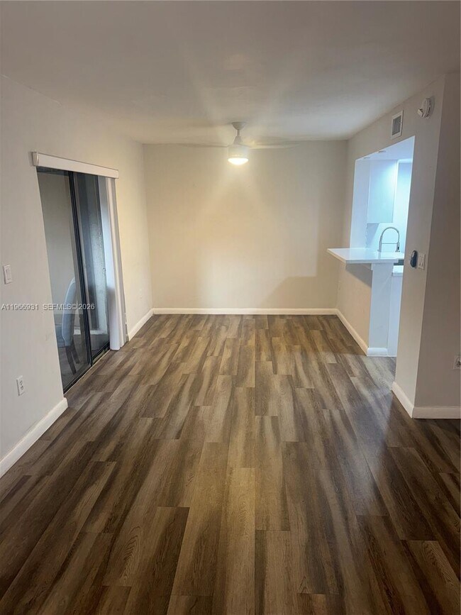 Building Photo - 3183 Coral Lake Dr