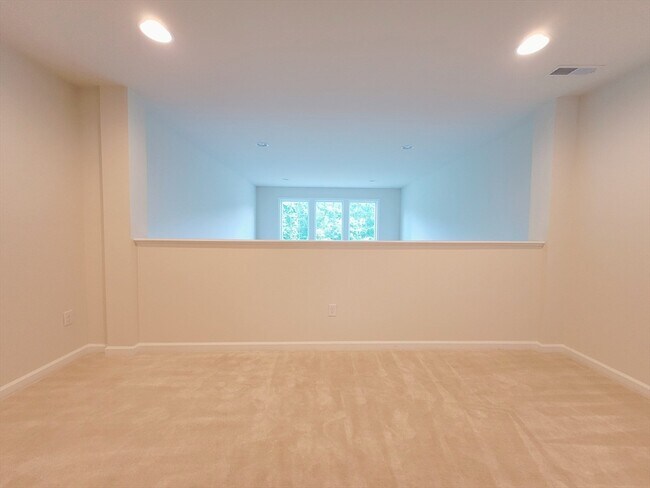 Building Photo - 13 Walnut Way