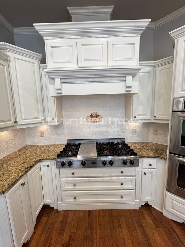 Building Photo - 1811 Traditions Way