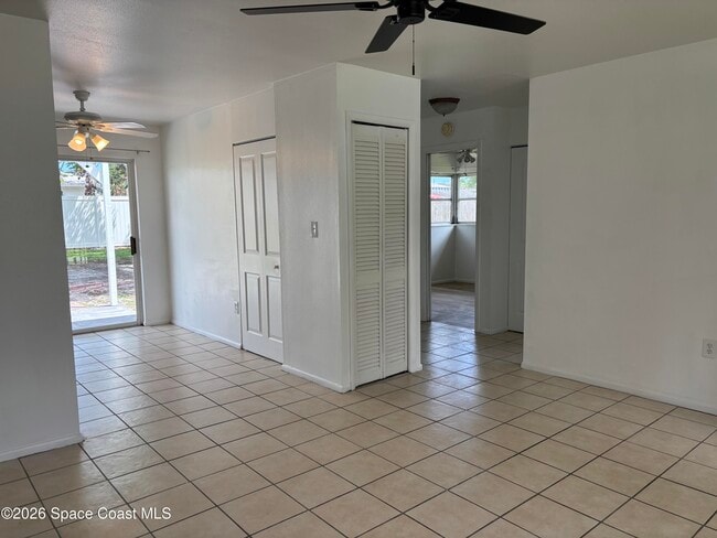 Building Photo - 2376 Dakota Dr