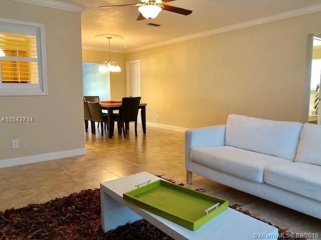 Building Photo - 216 SE 5th St