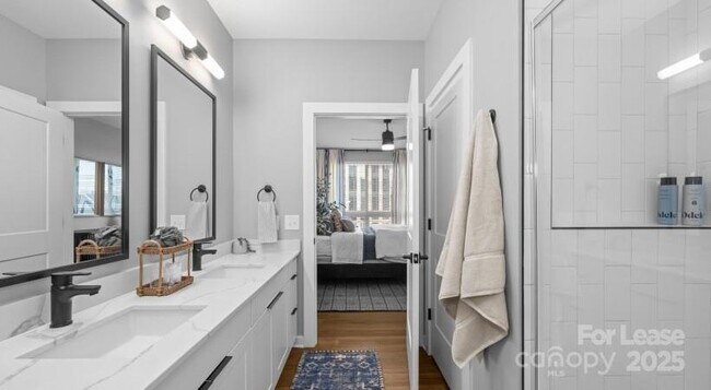 Building Photo - 1711 Commonwealth Ave