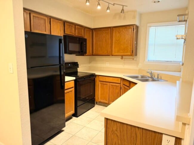 Building Photo - 2 bedroom 2 bath condo in Parkview Village of Winter Park