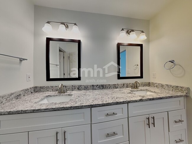 Building Photo - 5114 Wetlands Dr