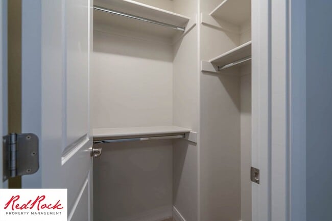 Building Photo - Newer Townhome in Hurricane Heights