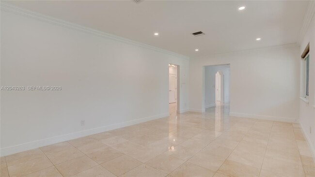 Building Photo - 500 SW 51st Ct