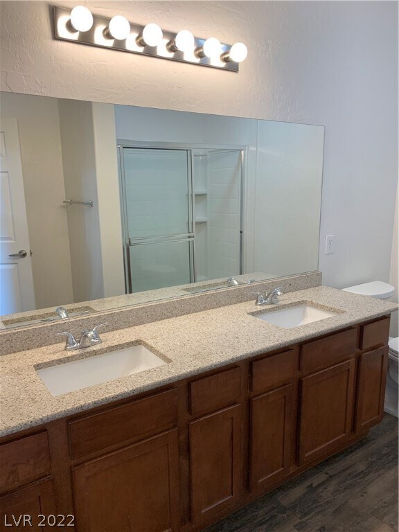 Building Photo - 6868 Sky Pointe Dr