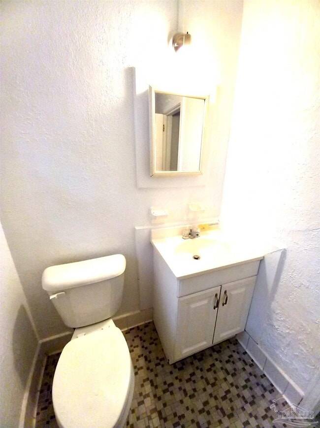 Building Photo - 113 Berkley Dr