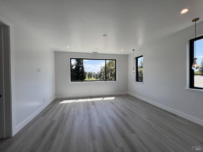 Building Photo - 3701 Cross Creek Rd
