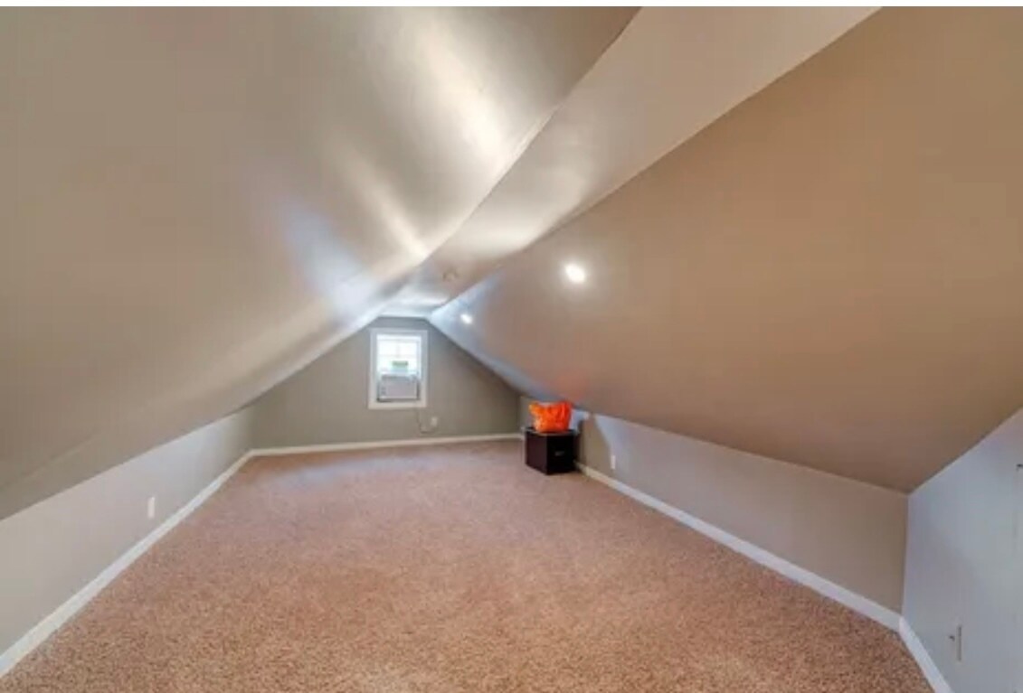 Building Photo - 761 S 5th St