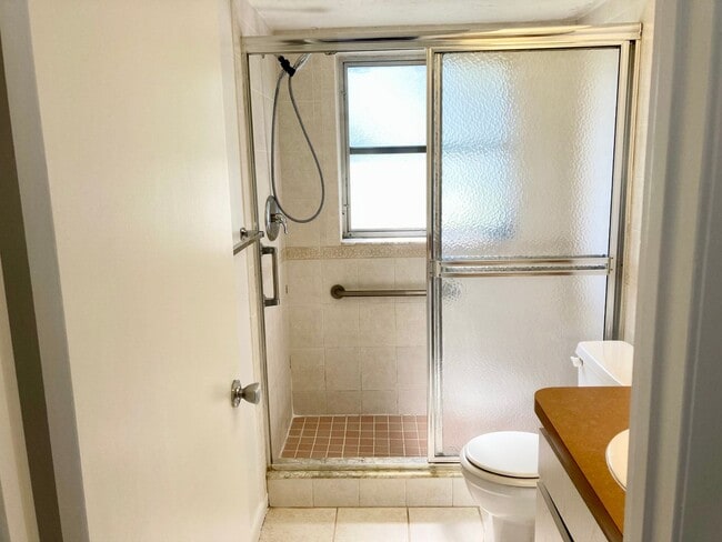 Building Photo - 2 bedroom, 1.5 bath home with carport