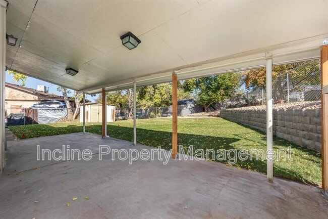 Building Photo - 10551 Violet Dr