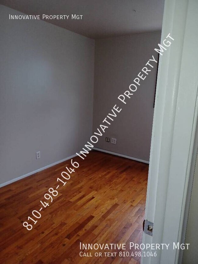 Building Photo - 3 bedroom 1 bath spacious home! newly reno...