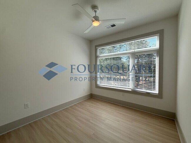 Building Photo - Modern 4-Bed Townhome with Designer Finishes, Dual Balconies & EV-Ready Garage – Inside the Beltl...