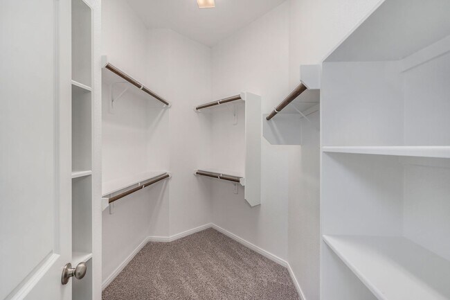 Building Photo - 4 Bedroom- Like New Home in Sterling Ridge...