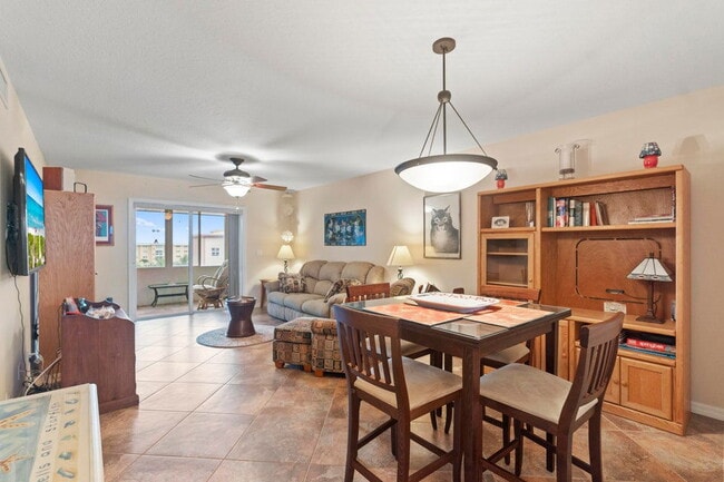 Building Photo - 2615 NE 1st Ct